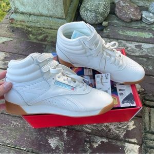 BNWT retro Reebok freestyle high top trainers in white!